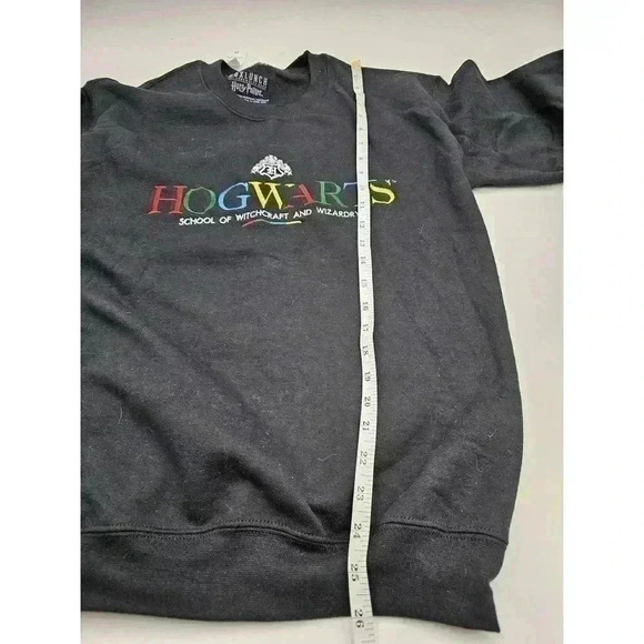 Box Lunch Hogwarts Size S Black Crewneck Sweatshirt NWT - Picture 5 of 6